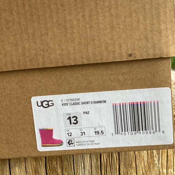 UGG Rainbow Genuine Shearling Lined Boot - Picture 5 of 11